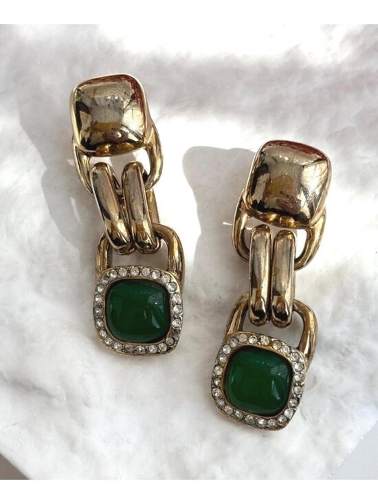 Jewelry - Geometric Green Stone 80's Gold Toned Vintage Post Back Costume Jewelry Earrings